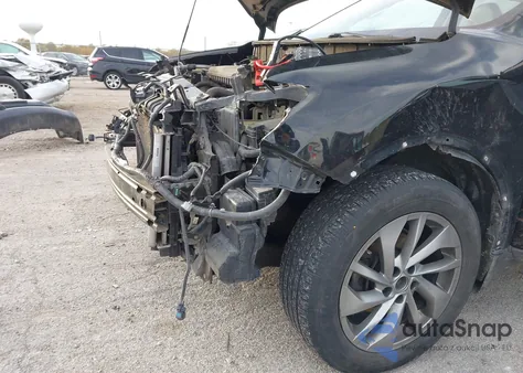 2015 Nissan Rogue Sl z USA, uszkodzony, nr VIN 5N1AT2MV2FC868145